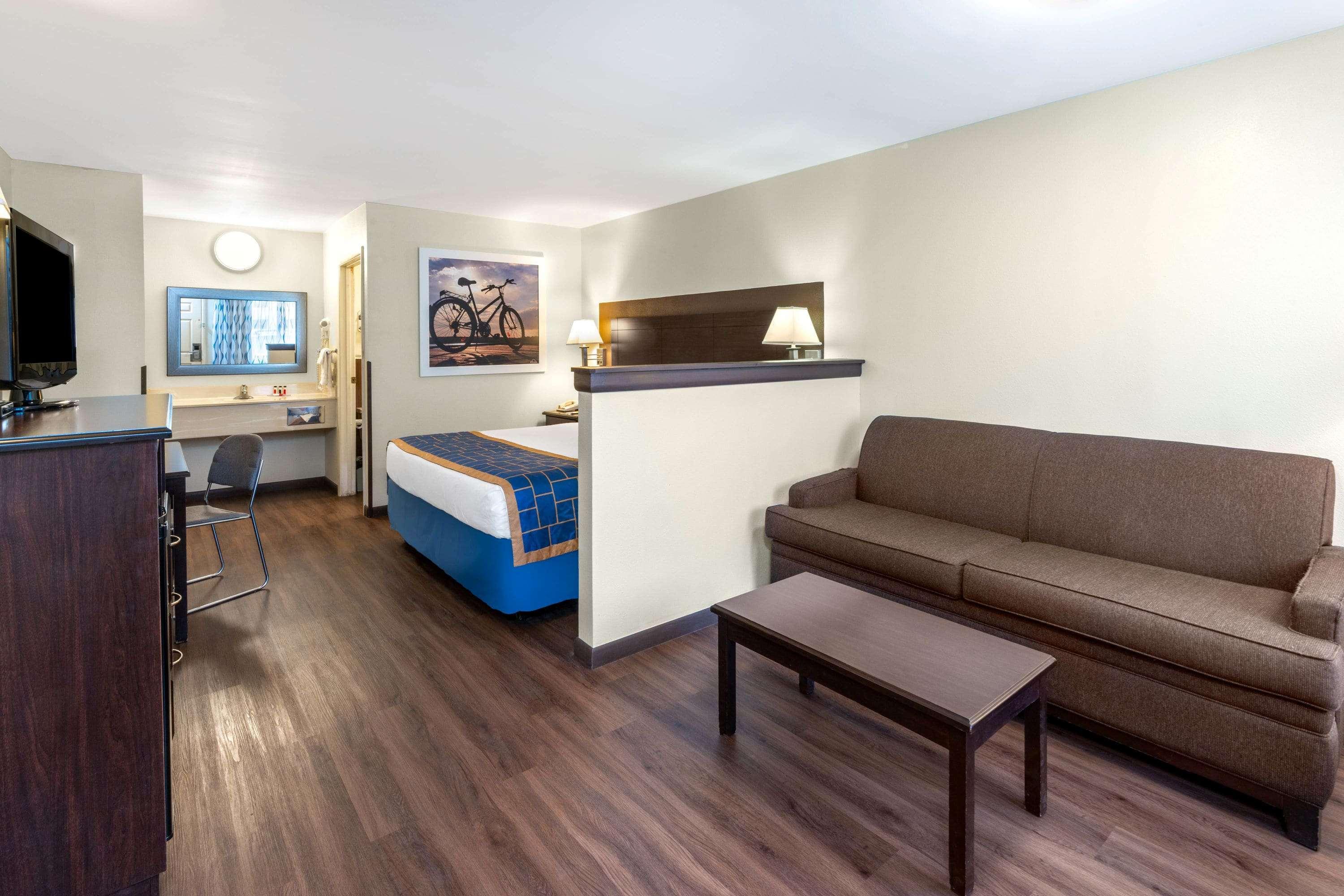 Days Inn By Wyndham Grants Extérieur photo