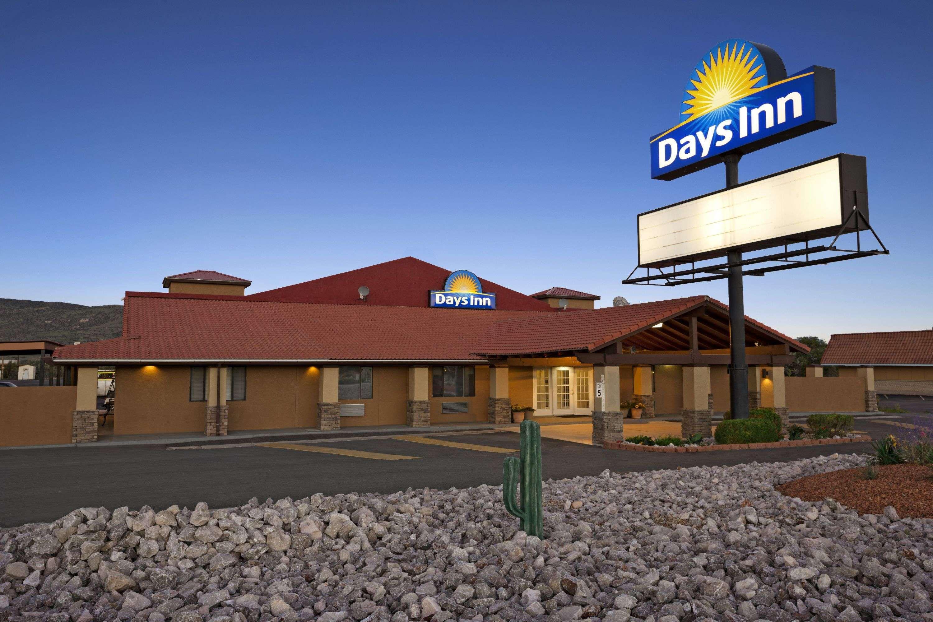 Days Inn By Wyndham Grants Extérieur photo